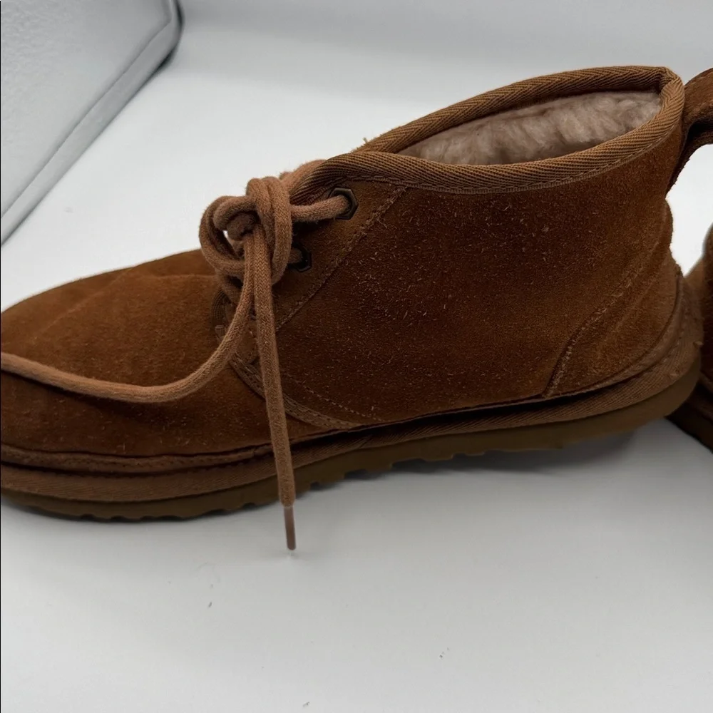 UGG Neumel Chestnut Suede Mens Chukka Boot 3236-CHE size 7 shoes Sherpa lined